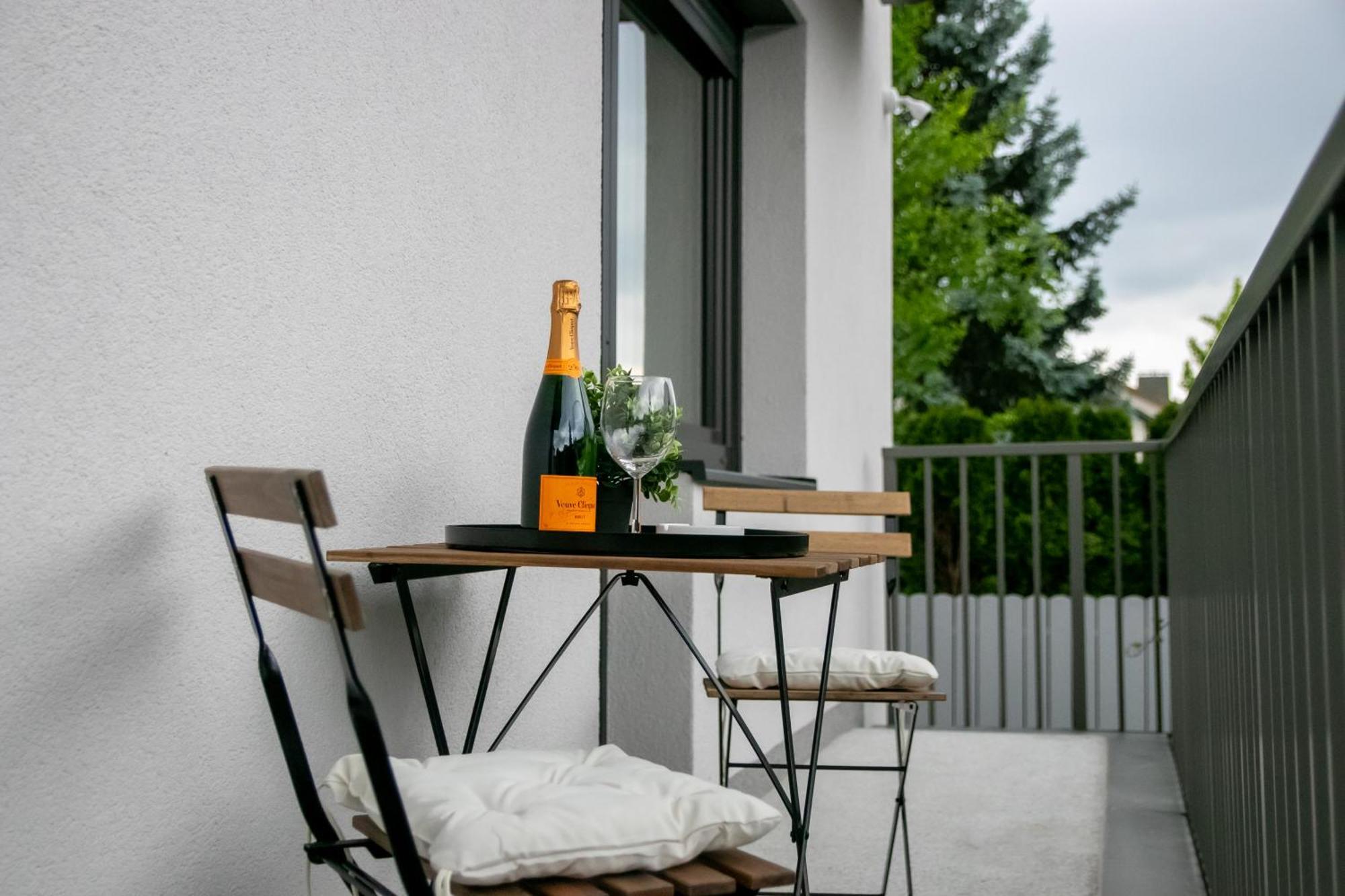Residence Black&White Ljubljana Rom bilde
